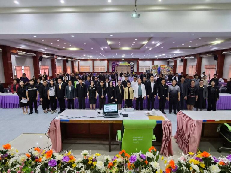 LINE_ALBUM_ประชุมแนวทางการดำเนินงาน Safety Promotion School_260909_11